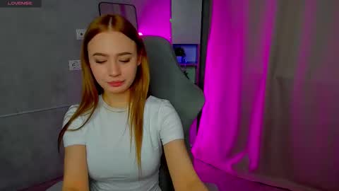 Snapshot of s0fia_kiss chatting on December 16, 2025, 9:25 am Sofia online show from December 16, 2025, 9:25 am