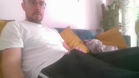 s_i_q online show from September 21, 2025, 8:49 am