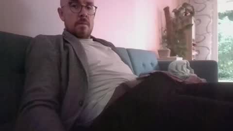 s_i_q online show from September 26, 2025, 7:34 am