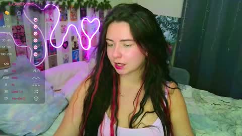 Kate online show from December 5, 2025, 2:42 am