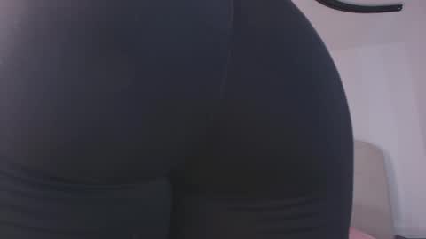 Snapshot of s_sofia_ chatting on December 15, 2025, 11:58 am s_sofia_ online show from December 15, 2025, 11:58 am