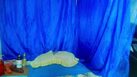 sofia online show from November 10, 2025, 7:57 pm