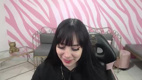 Sabrina online show from December 3, 2025, 1:09 pm