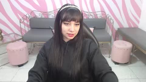 Sabrina online show from December 15, 2025, 1:26 pm