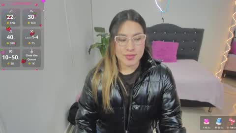 saaya_tay online show from September 15, 2025, 3:06 am