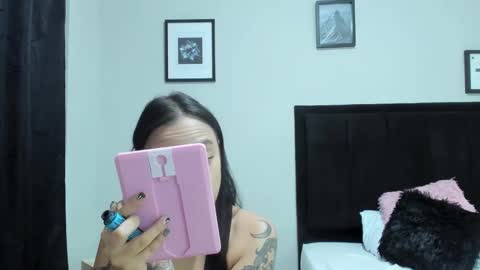           online show from October 25, 2025, 7:19 pm