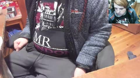 1141323  my Lord Mister Max   moms treasure online show from October 19, 2025, 6:08 pm