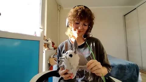 Snapshot of sabraswiderski chatting on March 14, 2026, 1:05 pm Nellie online show from March 14, 2026, 1:05 pm