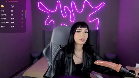 Snapshot of sabrina_bloom_ chatting on October 13, 2025, 1:44 pm sabri online show from October 13, 2025, 1:44 pm