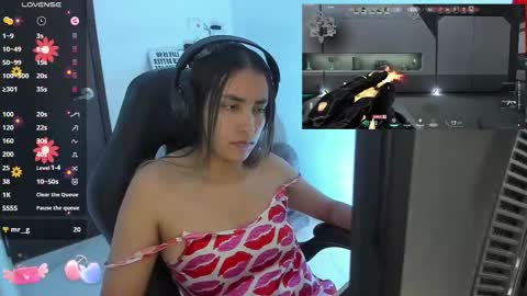 Angie  online show from October 31, 2025, 7:26 pm