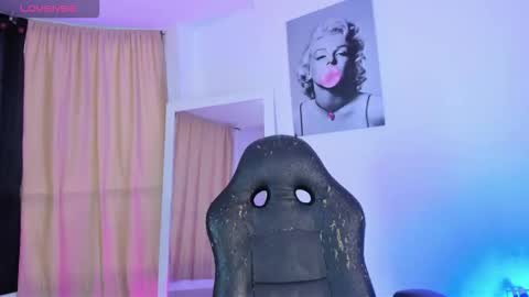 sabrina_lopez1 online show from October 31, 2025, 10:33 pm