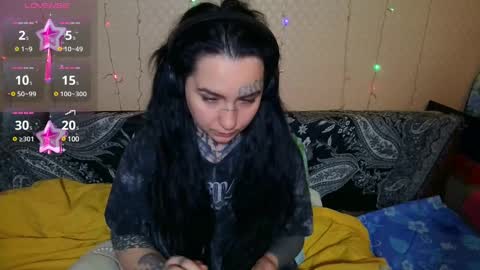 Snapshot of sabrina_raiders_666 chatting on December 2, 2024, 12:40 pm Lilith Solar online show from December 2, 2024, 12:40 pm