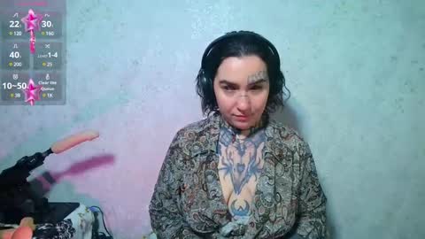 Snapshot of sabrina_raiders_666 chatting on January 24, 2025, 3:32 am Lilith Solar online show from January 24, 2025, 3:32 am