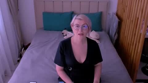 Sabrina MacMarren online show from March 2, 2026, 9:38 am