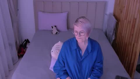 Sabrina MacMarren online show from March 21, 2026, 8:45 pm