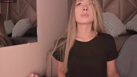 Snapshot of sabrinaspell_ chatting on September 15, 2025, 11:43 am S A B R I N A online show from September 15, 2025, 11:43 am