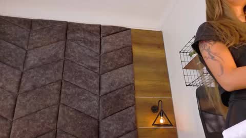 Snapshot of sabrinaspell_ chatting on November 22, 2025, 11:31 am S A B R I N A online show from November 22, 2025, 11:31 am