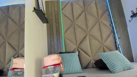 Snapshot of sabrinaspell_ chatting on December 19, 2025, 11:39 am S A B R I N A online show from December 19, 2025, 11:39 am