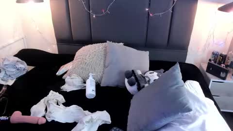 Snapshot of sabrinav_ chatting on February 27, 2026, 11:21 am Sabrina online show from February 27, 2026, 11:21 am