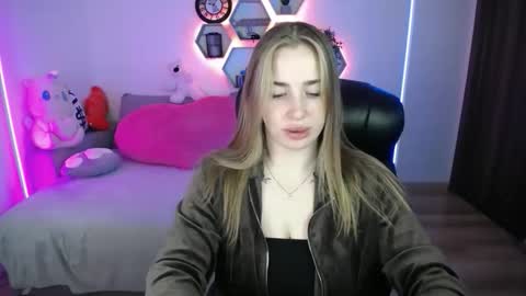 Sabrina Violet online show from May 9, 2026, 8:08 am