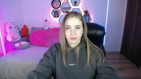 Sabrina Violet online show from May 11, 2026, 8:09 am