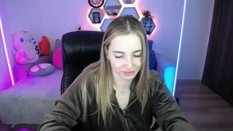 Sabrina Violet online show from May 12, 2026, 8:11 am