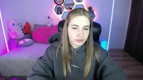 Sabrina Violet online show from May 13, 2026, 8:12 am