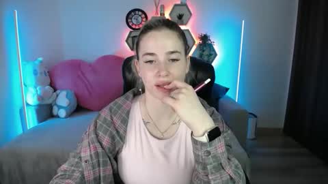 Sabrina Violet online show from May 19, 2026, 8:09 am