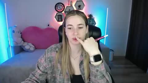 Sabrina Violet online show from May 25, 2026, 8:09 am
