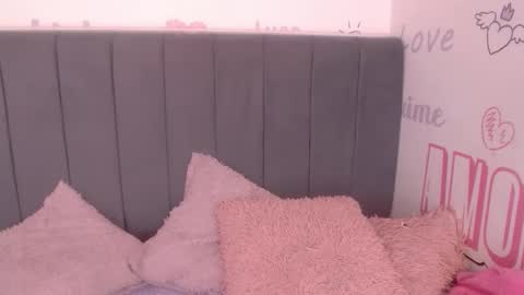 Snapshot of sachabratzx chatting on February 4, 2026, 1:06 pm Sacha online show from February 4, 2026, 1:06 pm