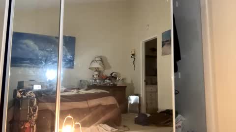 Snapshot of sackskincreamer chatting on November 3, 2025, 1:56 pm R online show from November 3, 2025, 1:56 pm