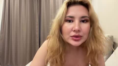 sacreed_lovee online show from June 5, 2026, 10:10 am