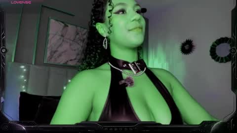 Sophie online show from May 10, 2026, 5:23 am