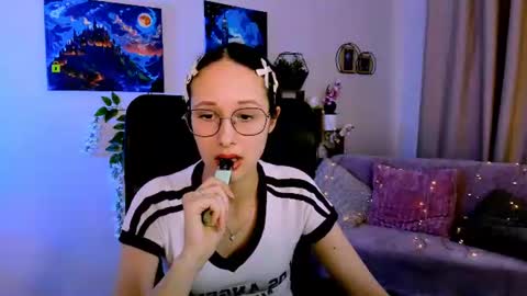 Snapshot of sadie_peach chatting on July 21, 2026, 8:38 am your best girl online show from July 21, 2026, 8:38 am