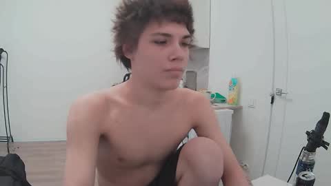 sadvetements online show from March 31, 2026, 6:47 am