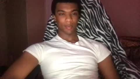 Snapshot of saeonyx chatting on November 3, 2025, 11:04 pm Saeonyx online show from November 3, 2025, 11:04 pm