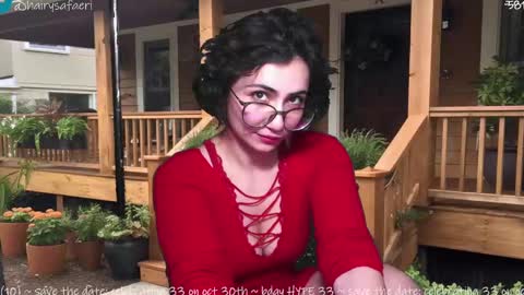 Snapshot of safaeri chatting on October 24, 2025, 8:27 pm Safa online show from October 24, 2025, 8:27 pm