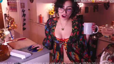 Snapshot of safaeri chatting on October 28, 2025, 5:26 pm Safa online show from October 28, 2025, 5:26 pm