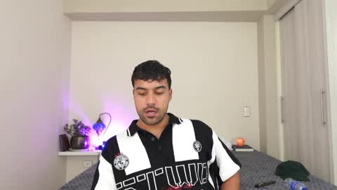 Snapshot of sag_1998 chatting on February 28, 2026, 8:32 pm Sag online show from February 28, 2026, 8:32 pm