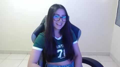 Snapshot of sahaliefox_ chatting on October 12, 2025, 8:52 pm Sahaliefox online show from October 12, 2025, 8:52 pm