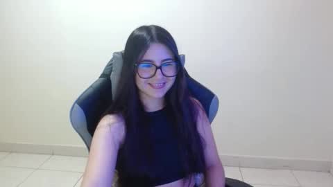 Snapshot of sahaliefox_ chatting on October 13, 2025, 10:10 pm Sahaliefox online show from October 13, 2025, 10:10 pm