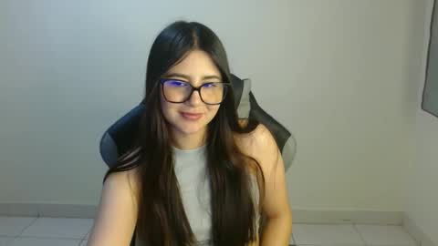 Snapshot of sahaliefox_ chatting on October 17, 2025, 10:01 pm Sahaliefox online show from October 17, 2025, 10:01 pm