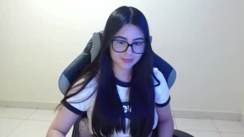 Snapshot of sahaliefox_ chatting on October 30, 2025, 9:04 pm Sahaliefox online show from October 30, 2025, 9:04 pm