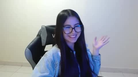 Snapshot of sahaliefox_ chatting on November 2, 2025, 11:07 pm Sahaliefox online show from November 2, 2025, 11:07 pm