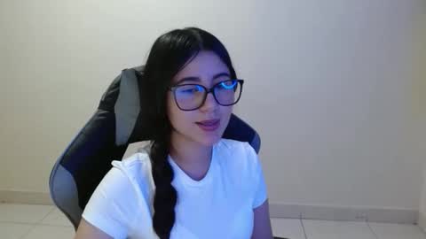 Snapshot of sahaliefox_ chatting on November 14, 2025, 8:29 pm Sahaliefox online show from November 14, 2025, 8:29 pm