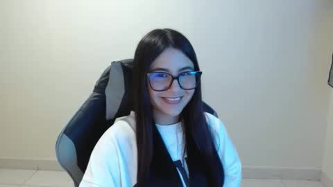 Snapshot of sahaliefox_ chatting on November 17, 2025, 8:58 pm Sahaliefox online show from November 17, 2025, 8:58 pm