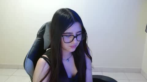 Snapshot of sahaliefox_ chatting on November 18, 2025, 9:08 pm Sahaliefox online show from November 18, 2025, 9:08 pm