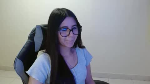 Snapshot of sahaliefox_ chatting on November 21, 2025, 9:57 pm Sahaliefox online show from November 21, 2025, 9:57 pm