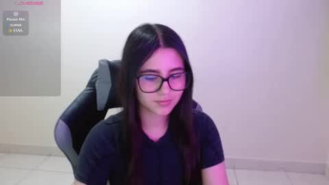 Snapshot of sahaliefox_ chatting on November 22, 2025, 10:09 pm Sahaliefox online show from November 22, 2025, 10:09 pm