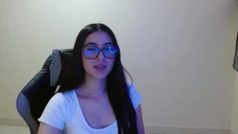 Snapshot of sahaliefox_ chatting on November 27, 2025, 8:00 pm Sahaliefox online show from November 27, 2025, 8:00 pm